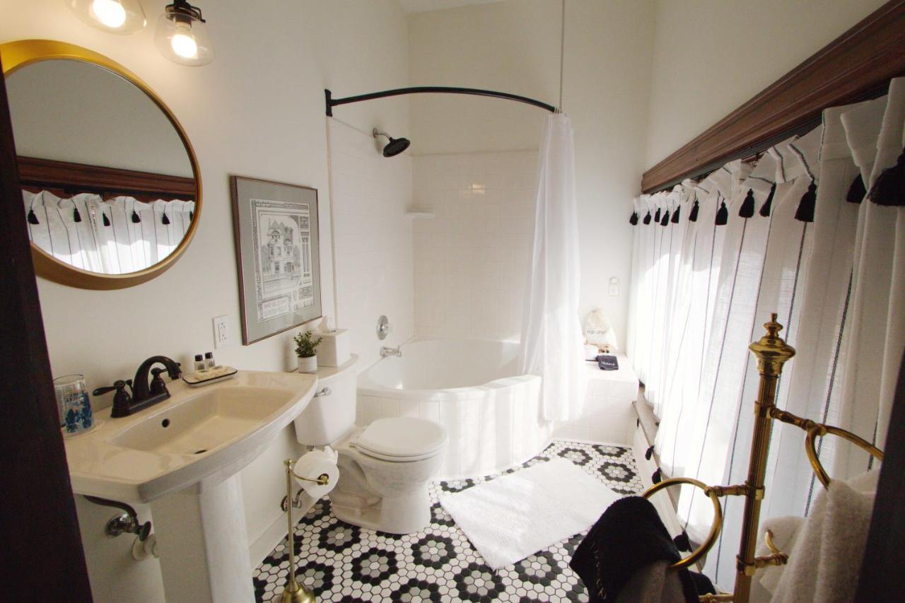 Louisville Bourbon Inn Экстерьер фото