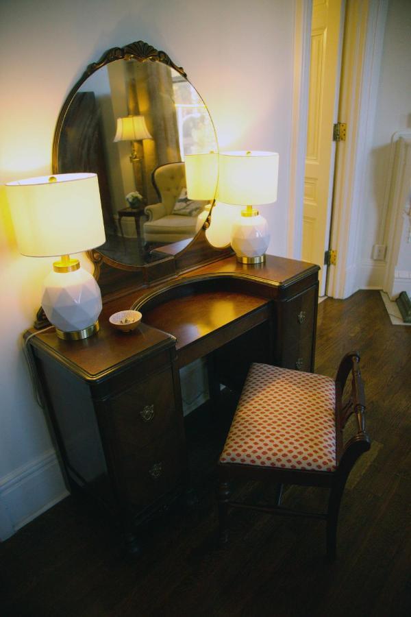 Louisville Bourbon Inn Экстерьер фото